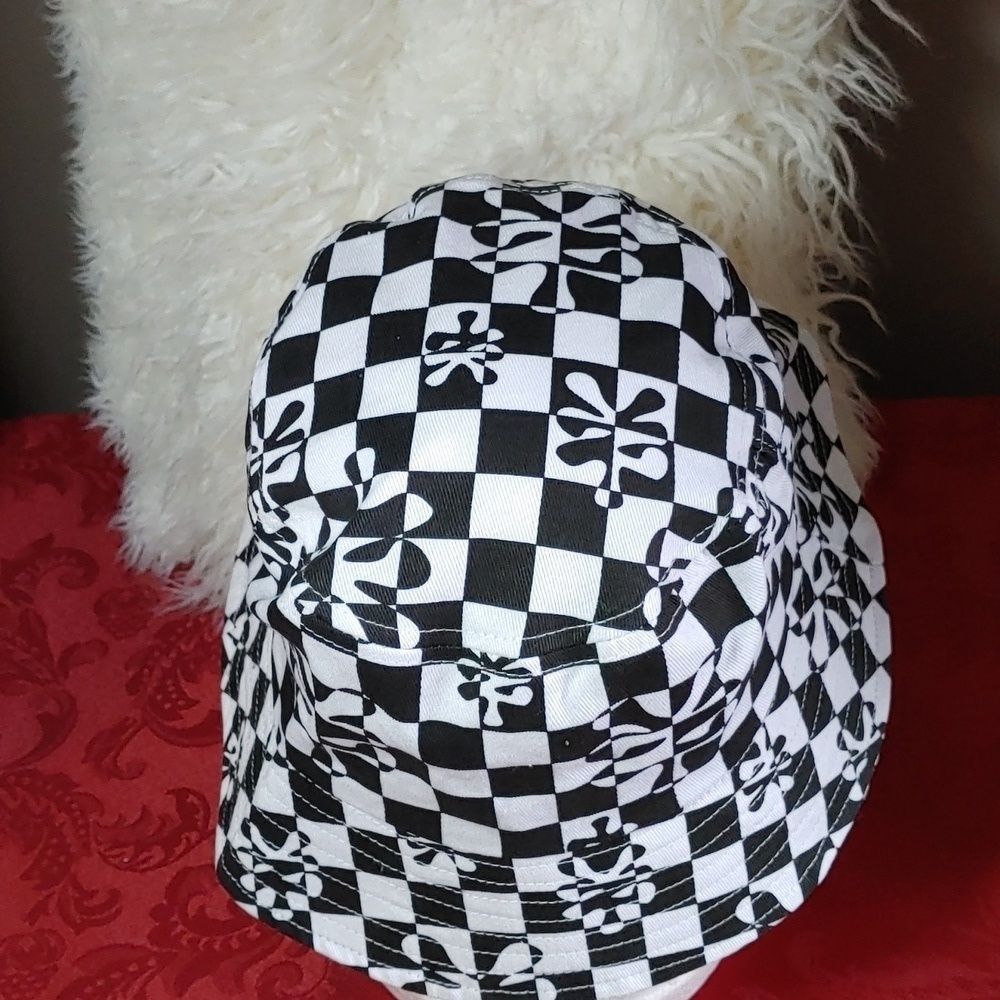 Zoo York Black & White Checkered Unisex Bucket Hat - Picture 4 of 10